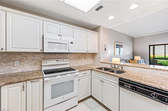 900 Arbor Lake DR 9-101, Naples, FL 34110