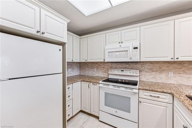 900 Arbor Lake DR 9-101, Naples, FL 34110