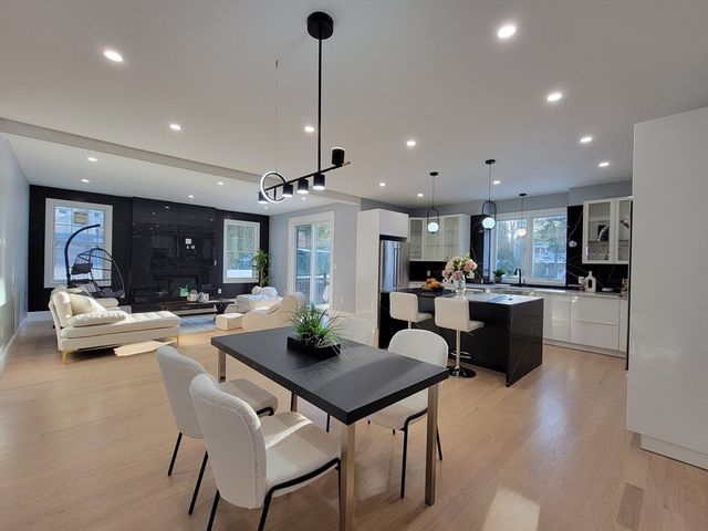 55 Oak Ave, Newton, MA 02465