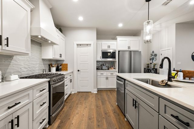6000 Zumbehl Cove, Benton, AR 72019