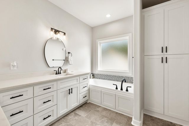 6000 Zumbehl Cove, Benton, AR 72019