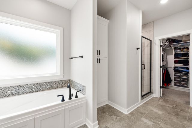 6000 Zumbehl Cove, Benton, AR 72019