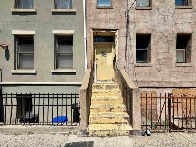 256 2ND ST, Hoboken, NJ 07030
