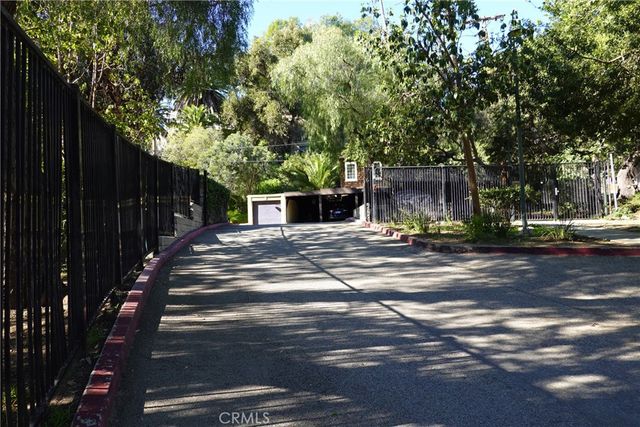 6845 Alta Loma Terrace, Los Angeles, CA 90068