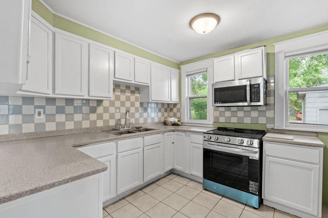 779 Thomas Avenue, Saint Paul, MN 55104