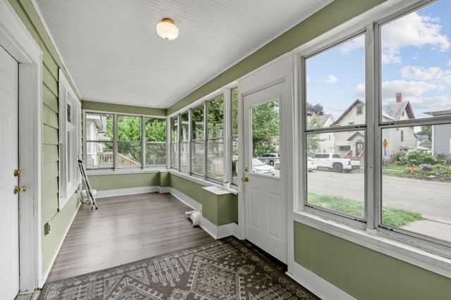 779 Thomas Avenue, Saint Paul, MN 55104