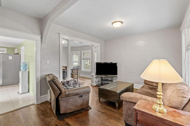 779 Thomas Avenue, Saint Paul, MN 55104