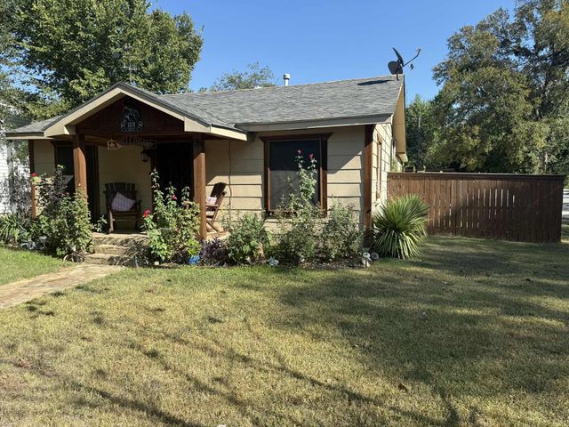 5079 Mayfair Street, Fort Worth, TX 76116