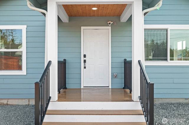 704 N 3rd Street, Westport, WA 98595