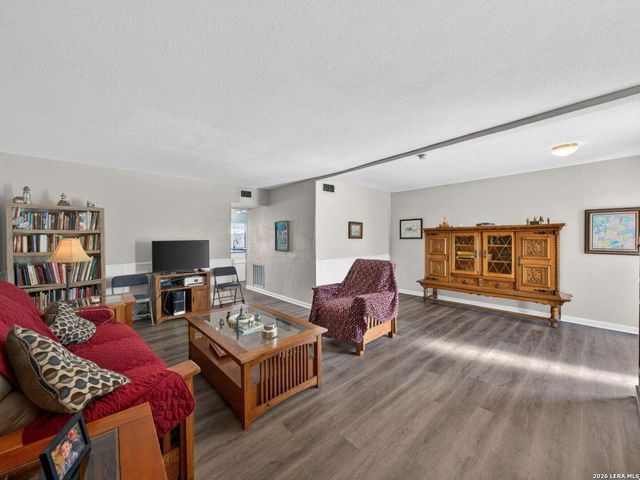 6529 Spring Hurst, San Antonio, TX 78249