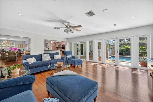 7300 SW 116th Ter, Pinecrest, FL 33156