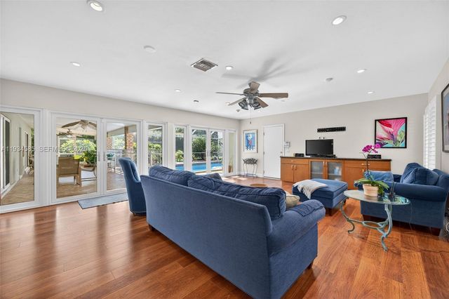 7300 SW 116th Ter, Pinecrest, FL 33156