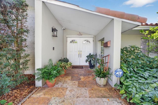 7300 SW 116th Ter, Pinecrest, FL 33156