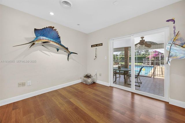 7300 SW 116th Ter, Pinecrest, FL 33156