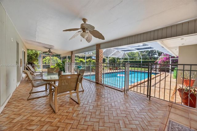 7300 SW 116th Ter, Pinecrest, FL 33156