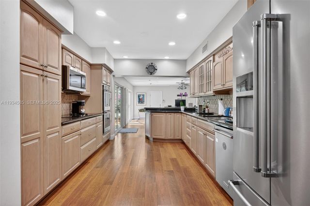 7300 SW 116th Ter, Pinecrest, FL 33156