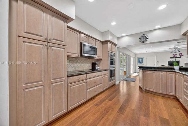 7300 SW 116th Ter, Pinecrest, FL 33156