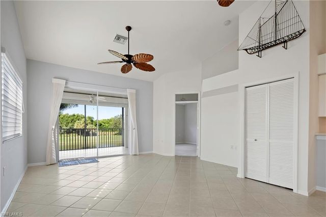 314 Newport DR 1605, Naples, FL 34114