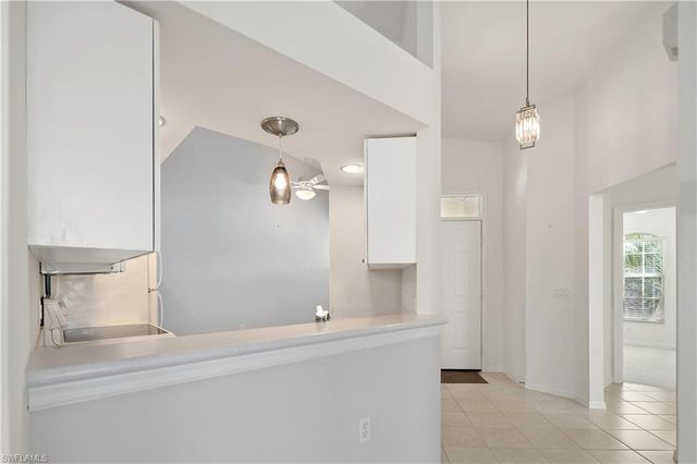 314 Newport DR 1605, Naples, FL 34114