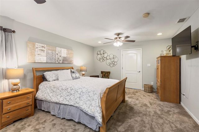 1832 69TH AVENUE S, St Petersburg, FL 33712