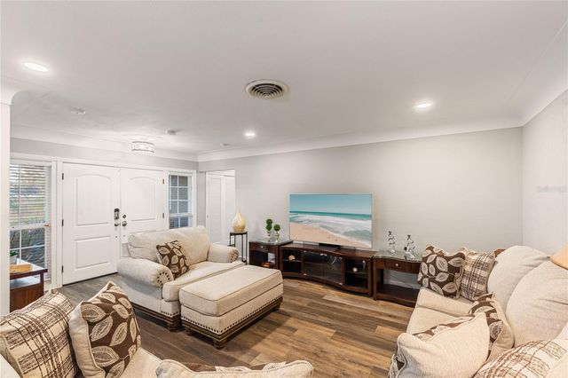 1832 69TH AVENUE S, St Petersburg, FL 33712