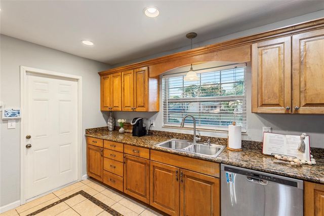 1832 69TH AVENUE S, St Petersburg, FL 33712