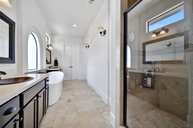 2301 Couch Street, Houston, TX 77008