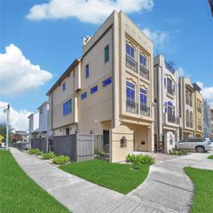 2301 Couch Street, Houston, TX 77008