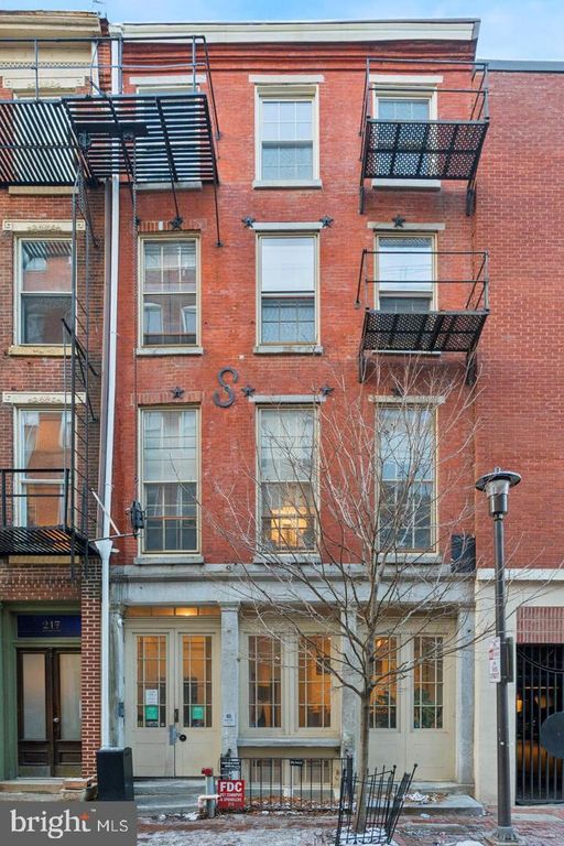 215 CHURCH ST, PHILADELPHIA, PA 19106 — photo 2