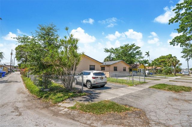 1734 N 16th Court, Hollywood, FL 33020