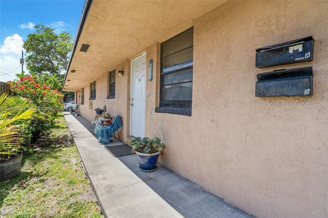 1734 N 16th Court, Hollywood, FL 33020