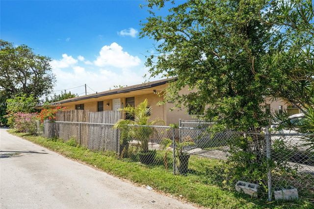 1734 N 16th Court, Hollywood, FL 33020