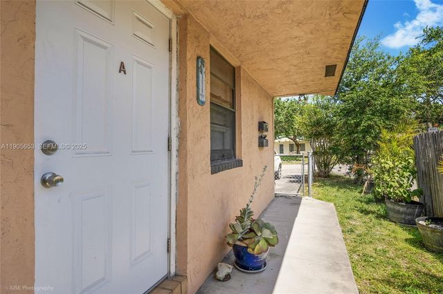 1734 N 16th Court, Hollywood, FL 33020