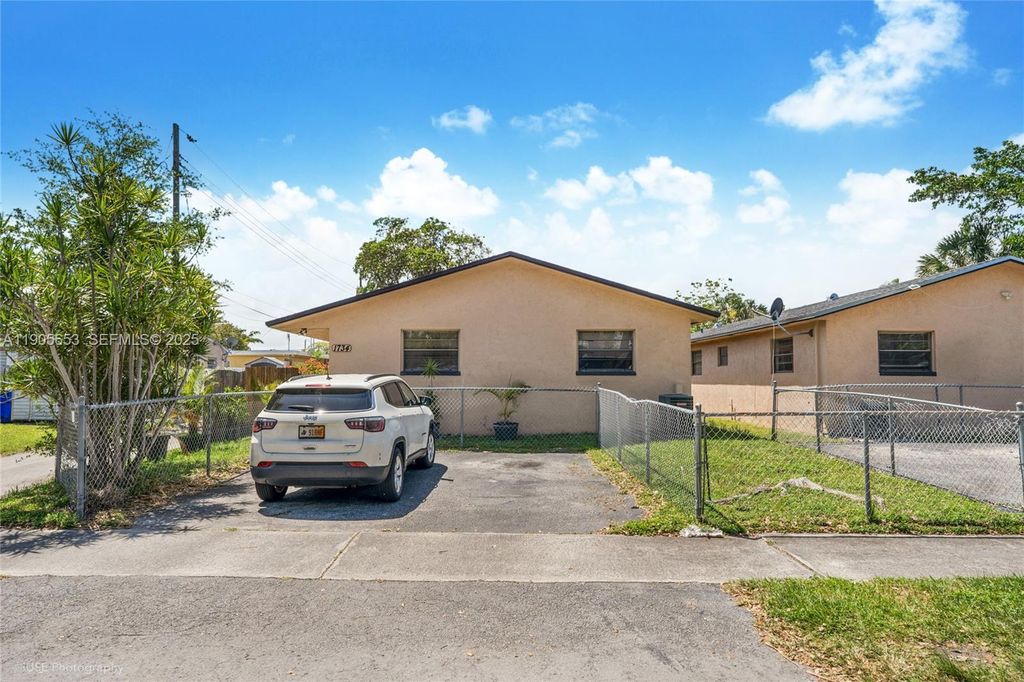 1734 N 16th Court, Hollywood, FL 33020