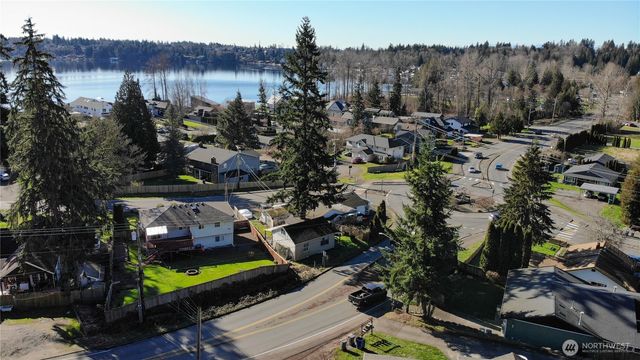 10521 Lake View Drive, Lake Stevens, WA 98258