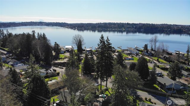 10521 Lake View Drive, Lake Stevens, WA 98258