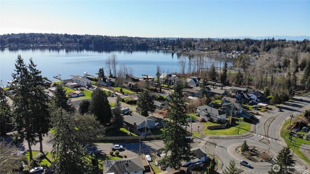10521 Lake View Drive, Lake Stevens, WA 98258