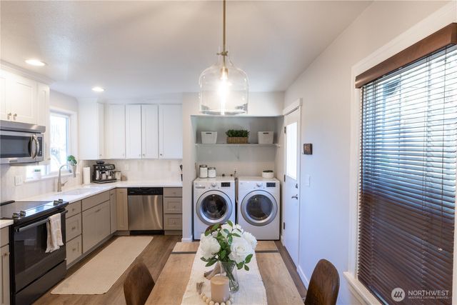 10521 Lake View Drive, Lake Stevens, WA 98258