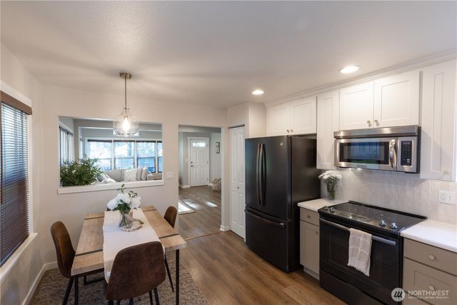 10521 Lake View Drive, Lake Stevens, WA 98258