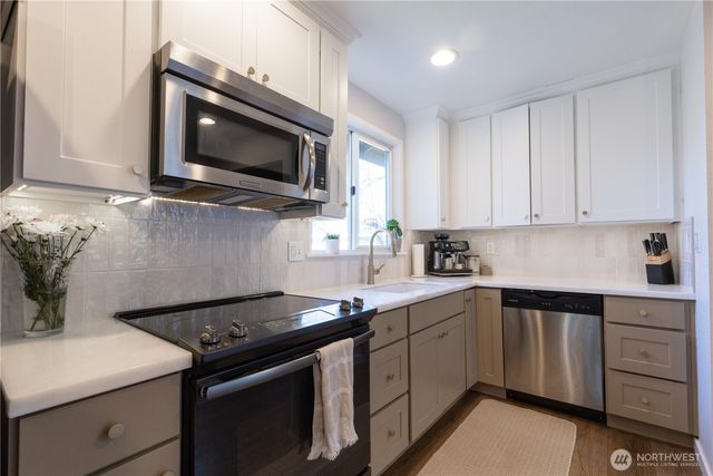 10521 Lake View Drive, Lake Stevens, WA 98258