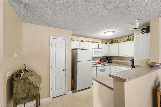 524 Scholastic Court, Winston-salem, NC 27106