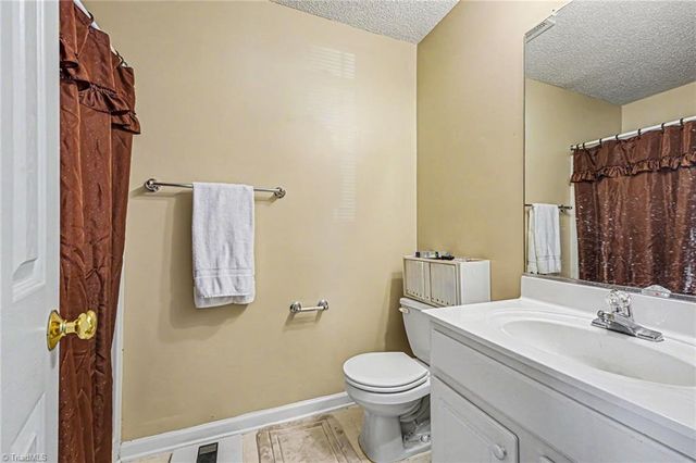 524 Scholastic Court, Winston-salem, NC 27106