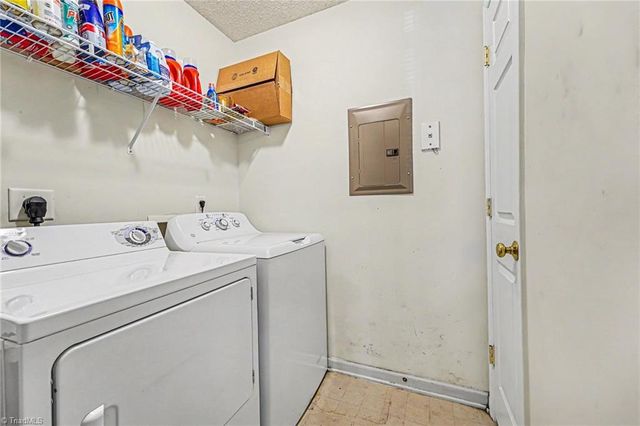 524 Scholastic Court, Winston-salem, NC 27106