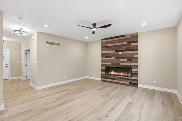 9141 Columbia Avenue, Munster, IN 46321