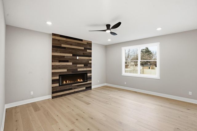 9141 Columbia Avenue, Munster, IN 46321