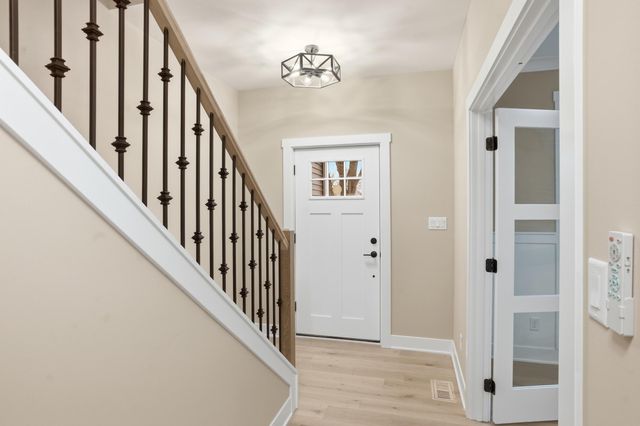 9141 Columbia Avenue, Munster, IN 46321