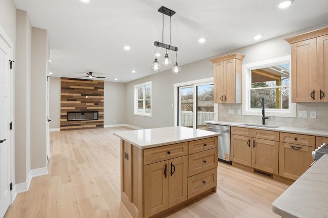 9141 Columbia Avenue, Munster, IN 46321