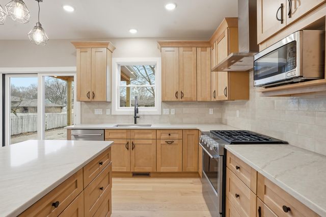 9141 Columbia Avenue, Munster, IN 46321