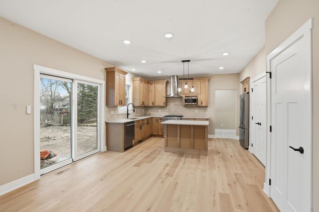 9141 Columbia Avenue, Munster, IN 46321