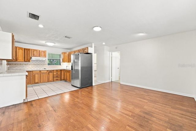7810 CHAPEL AVENUE, Port Richey, FL 34668